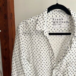 Frank and Eileen Linen Shirt, L, white with navy stars